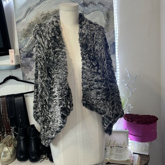 BKE Jackets & Blazers - BKE boutique pull over vest